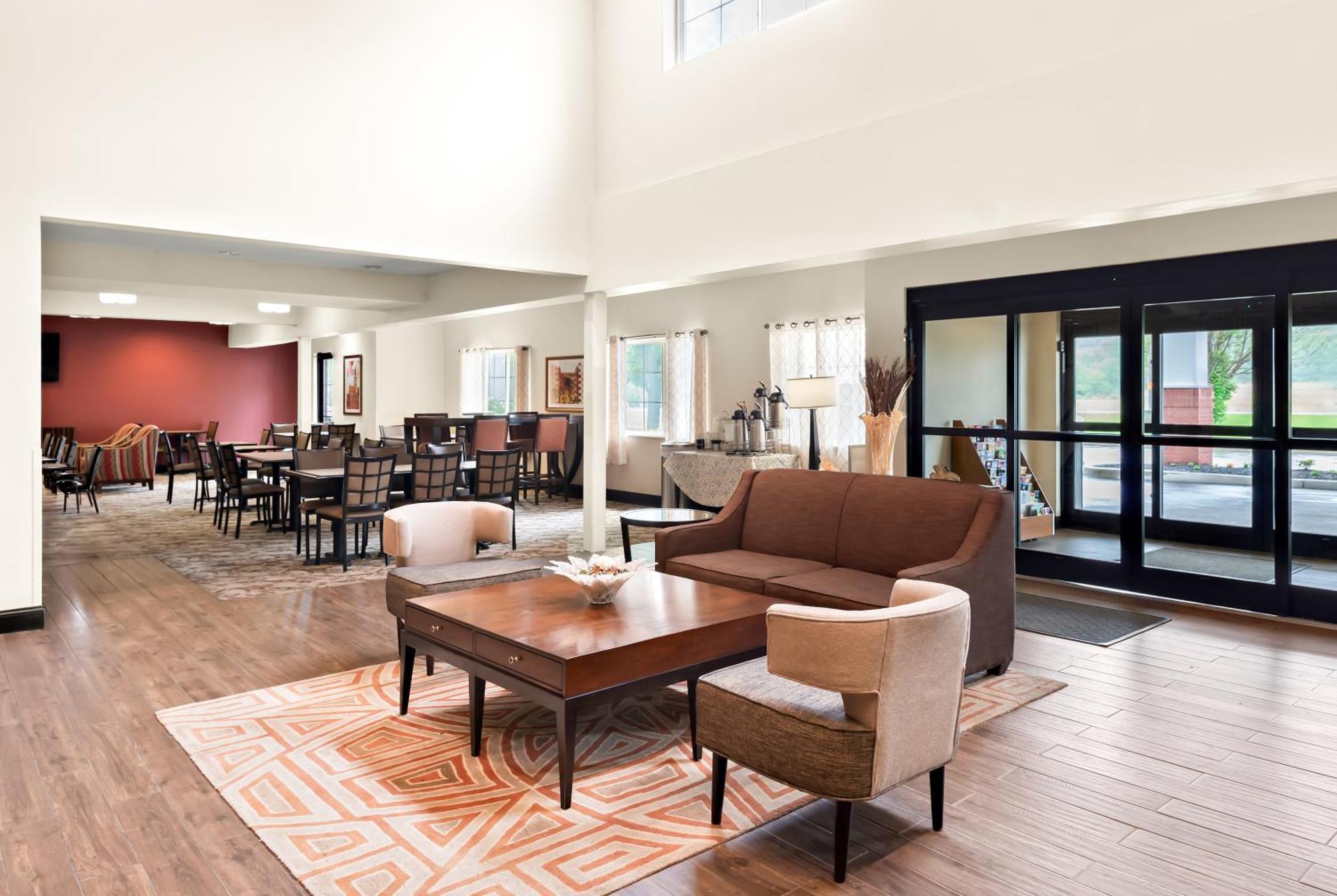 Best Western Palmyra Inn & Suites Buitenkant foto