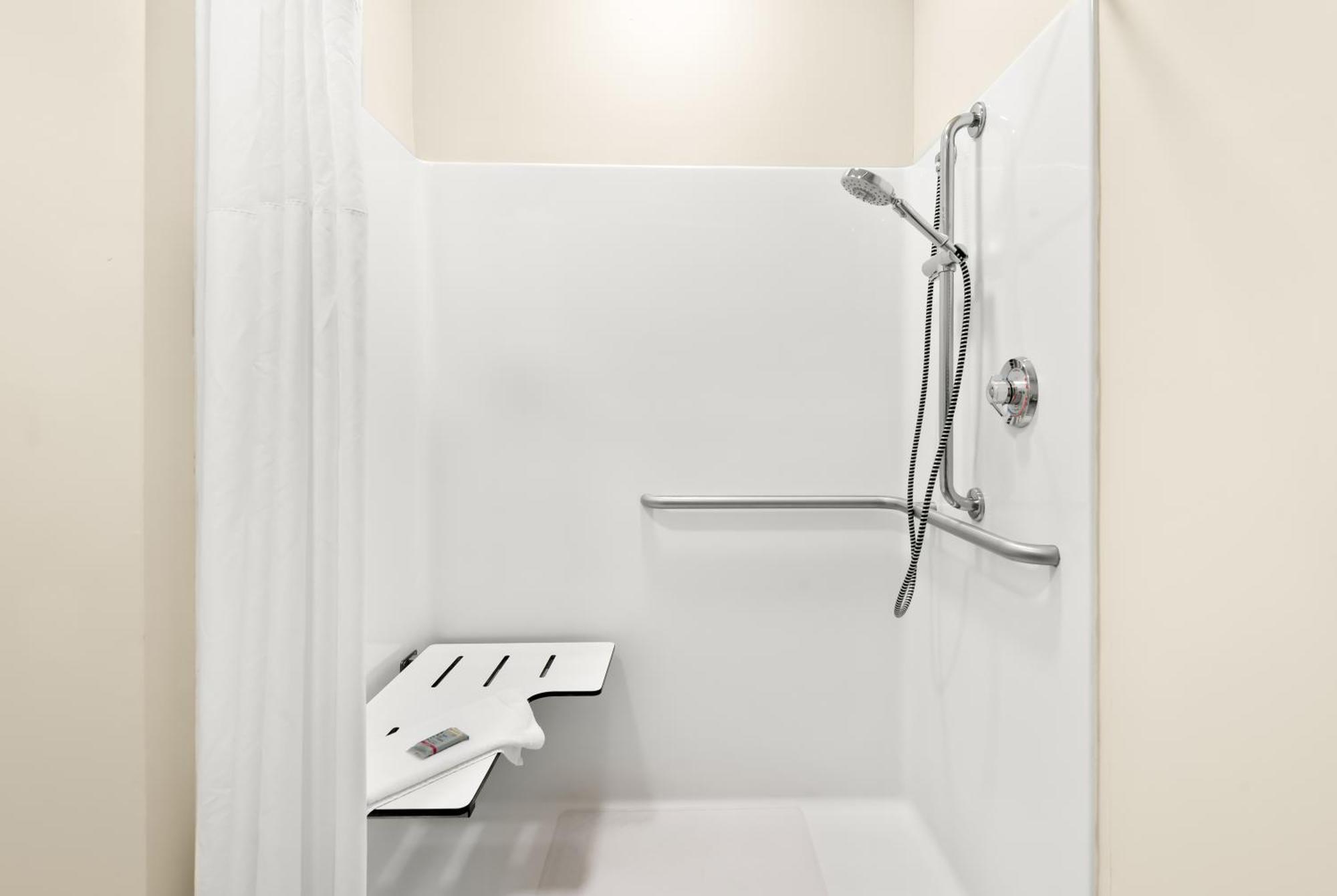 Best Western Palmyra Inn & Suites Buitenkant foto